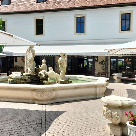 Hotel Medieval Alba Iulia Bagian luar foto