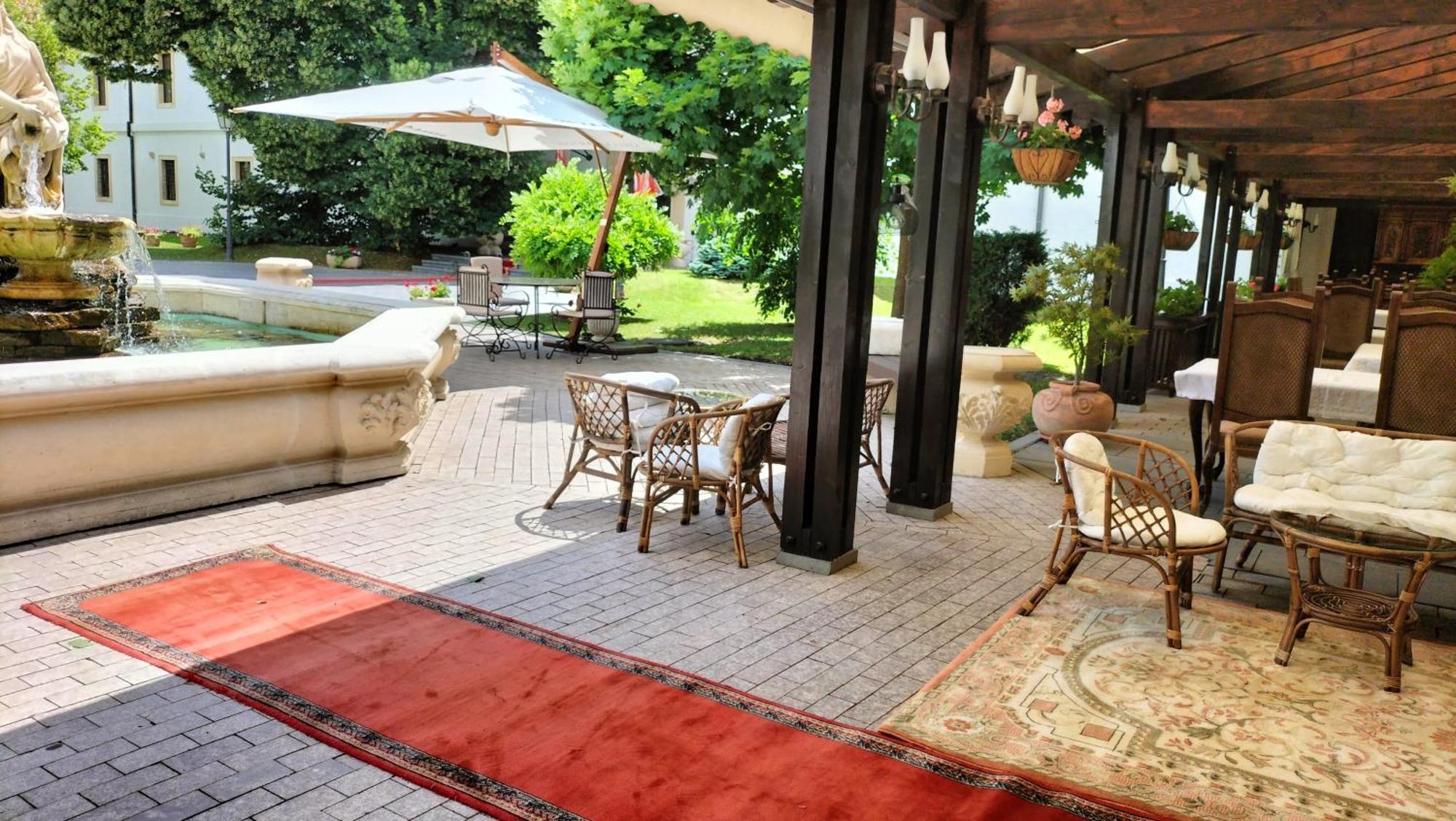 Hotel Medieval Alba Iulia Bagian luar foto