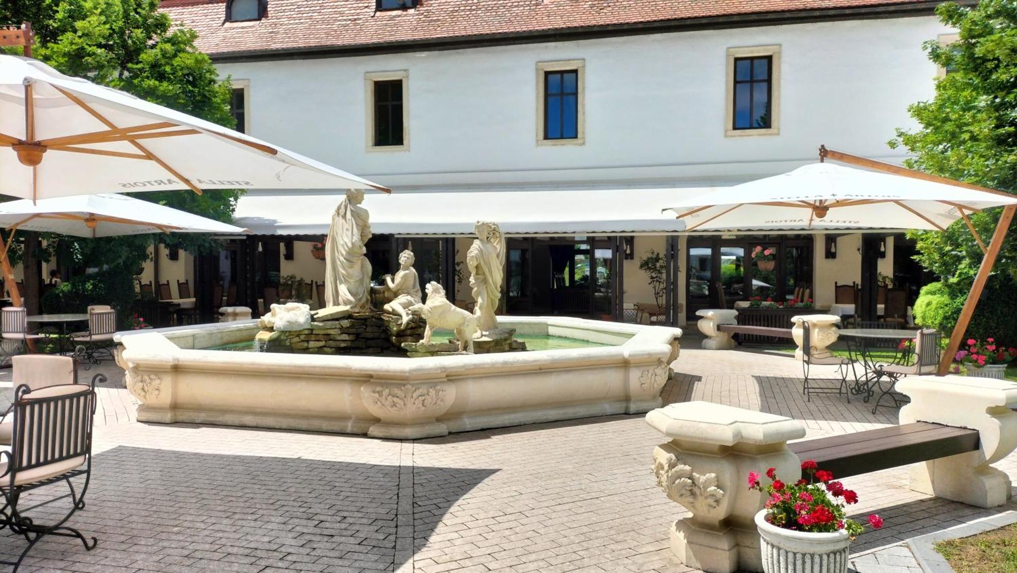 Hotel Medieval Alba Iulia Bagian luar foto
