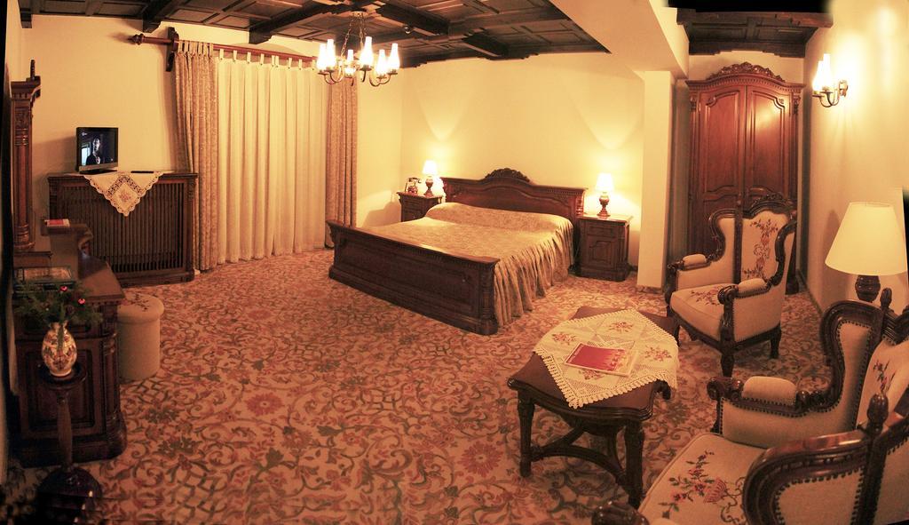Hotel Medieval Alba Iulia Bagian luar foto