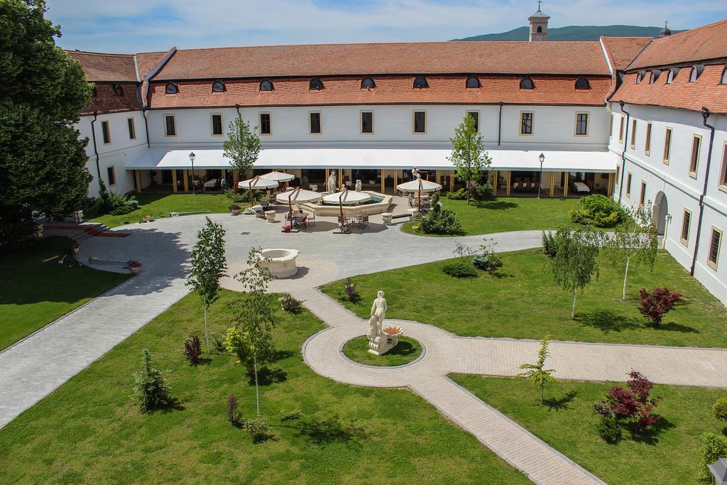 Hotel Medieval Alba Iulia Bagian luar foto